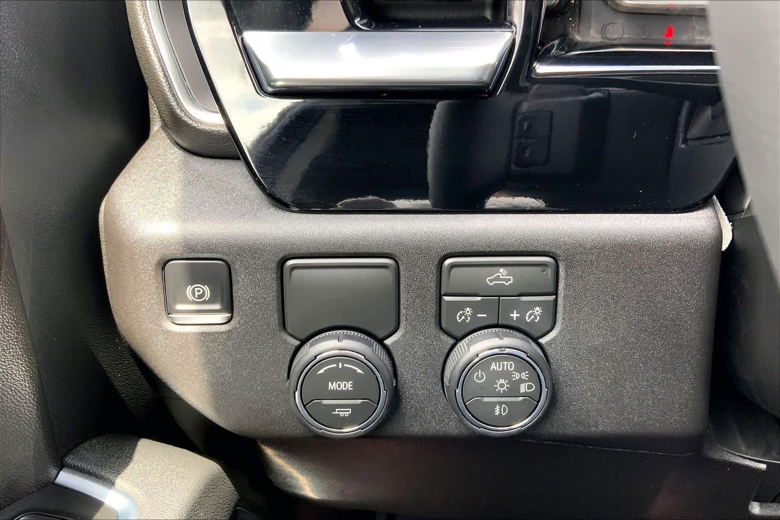 Used 2026 Summit White Chevrolet RST image 35