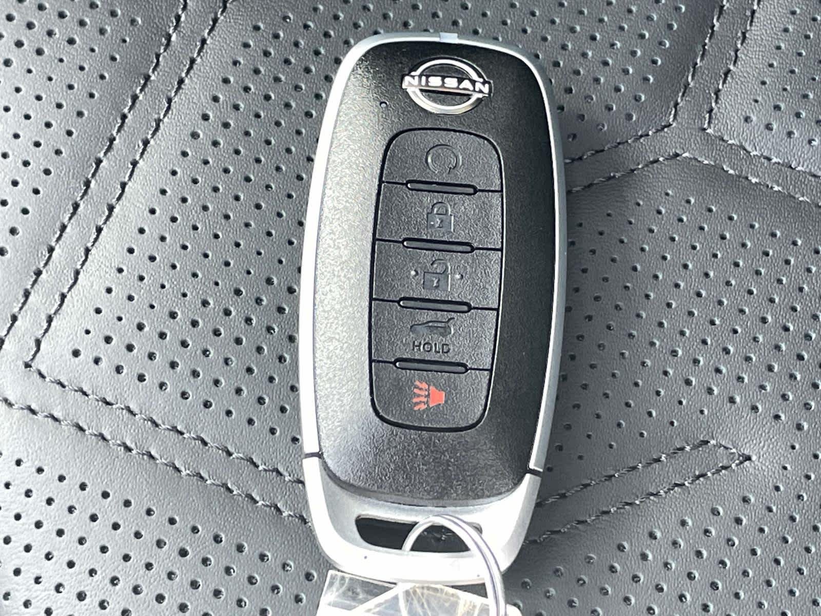 New 2026 Boulder Gray Pearl/Super Black Nissan Platinum image 4