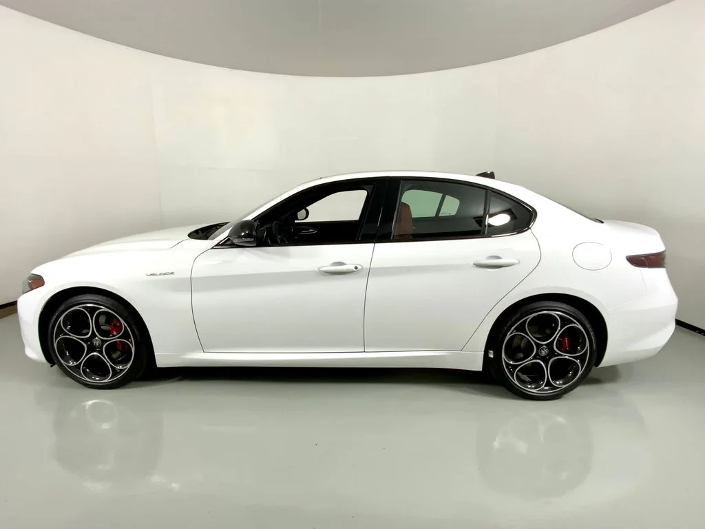 2026 Alfa Romeo Giulia Base - Photo 10