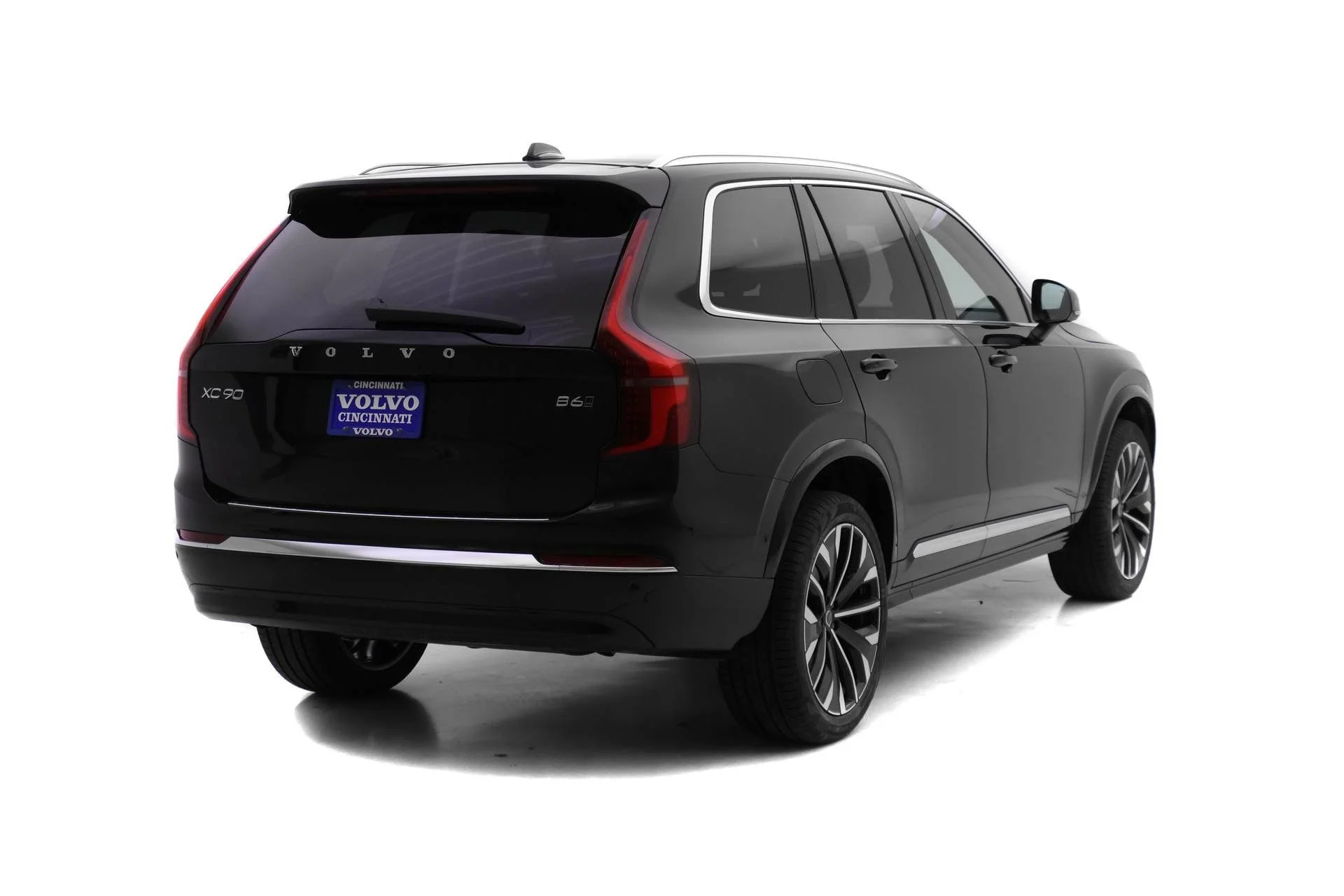 New 2026 Onyx Black Volvo Plus image 4