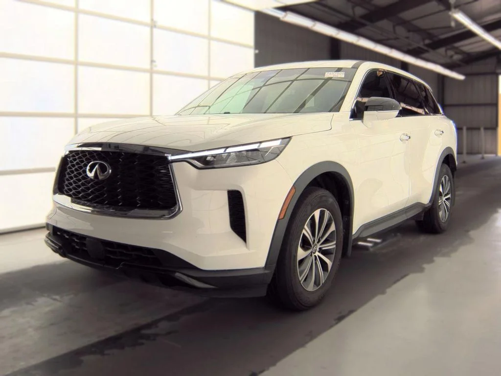 Certified Used 2024 White INFINITI PURE image 1