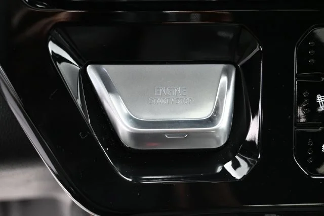 Used 2025 Summit White GMC AT4 image 20