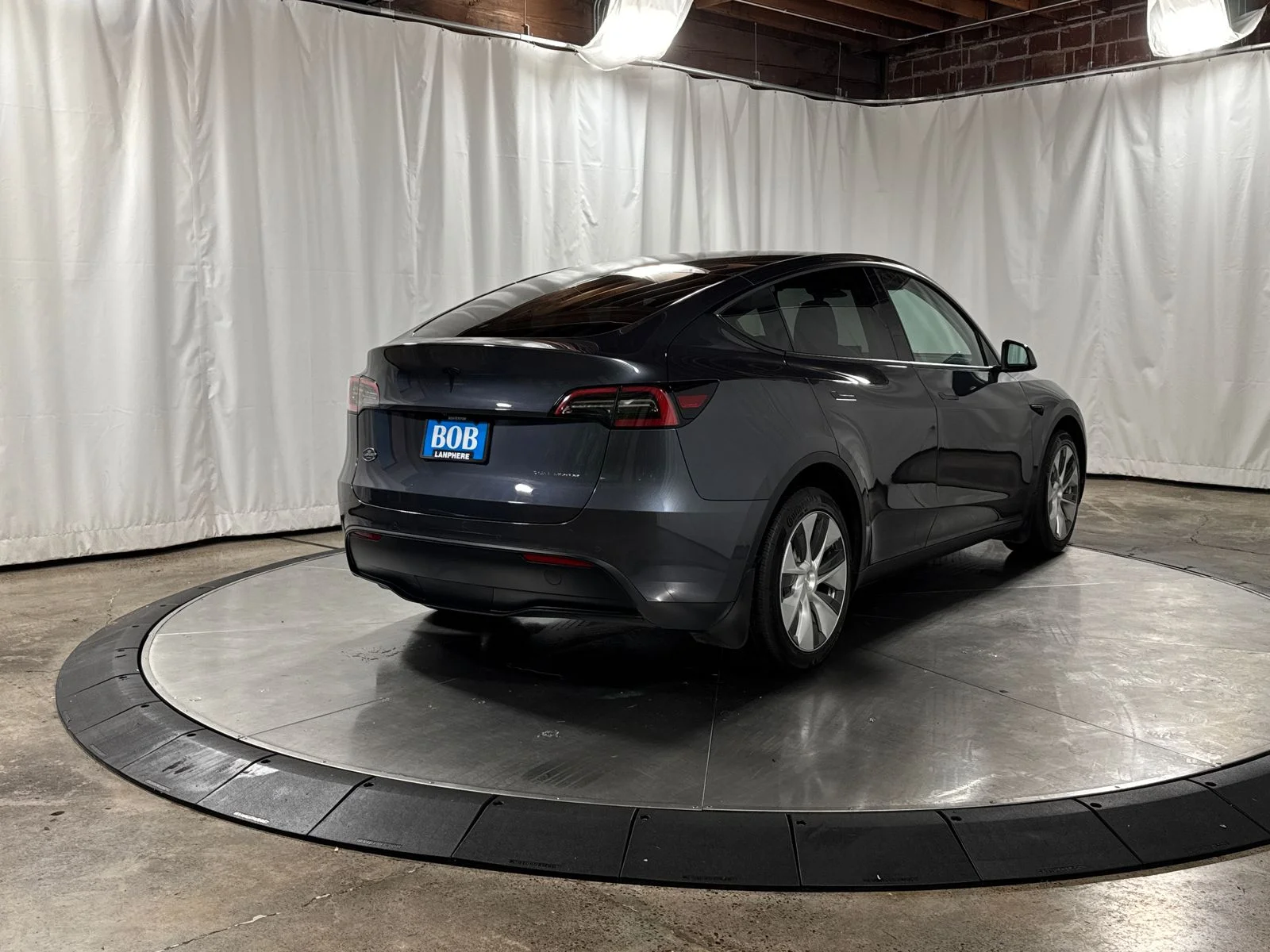Used 2022 Midnight Silver Metallic Tesla Long Range image 8