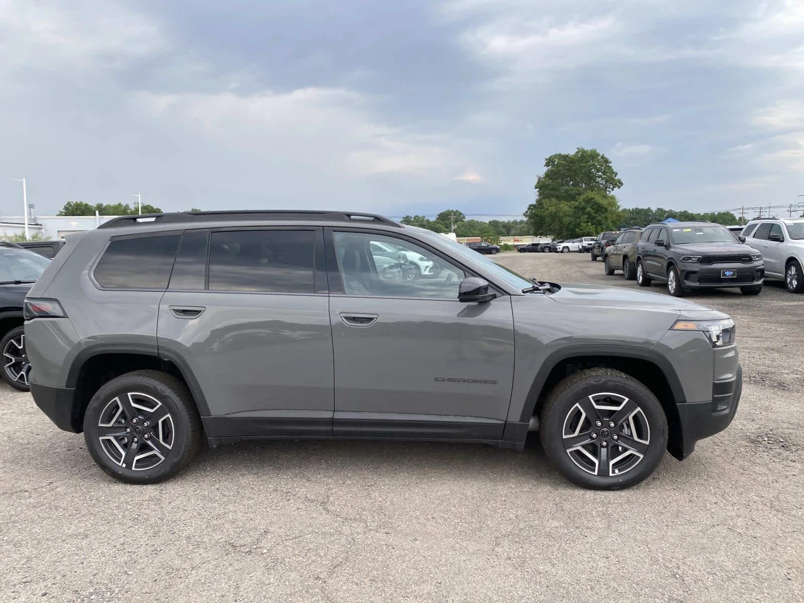 New 2026 Sting-Gray Clearcoat Jeep Limited image 2