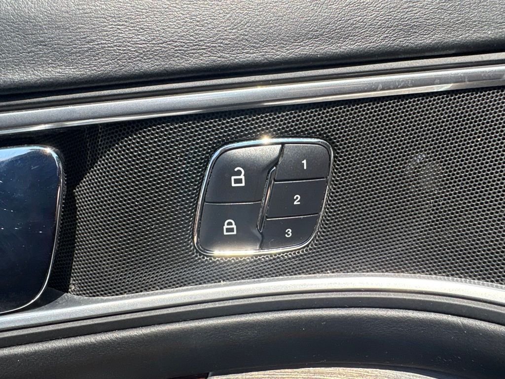 Used 2016 Black Ford Platinum image 14