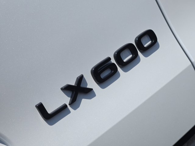 New 2026 Eminent White Pearl Lexus LUXURY image 14