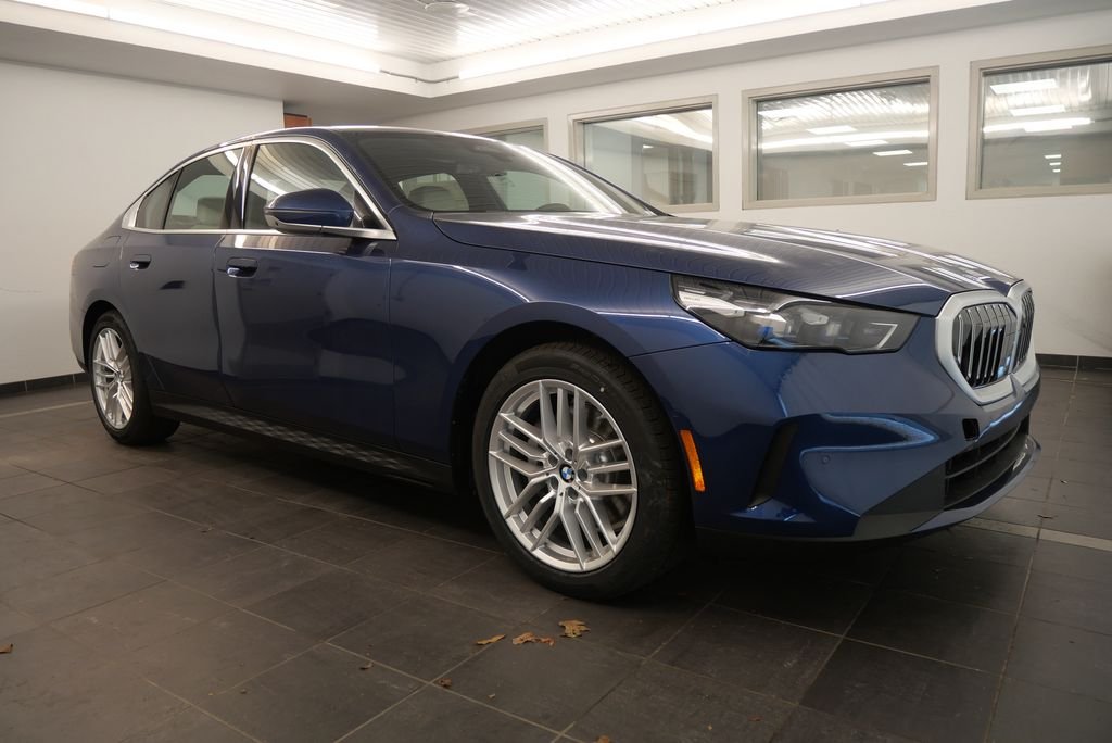 2025 BMW 5 Series 530i - Photo 8