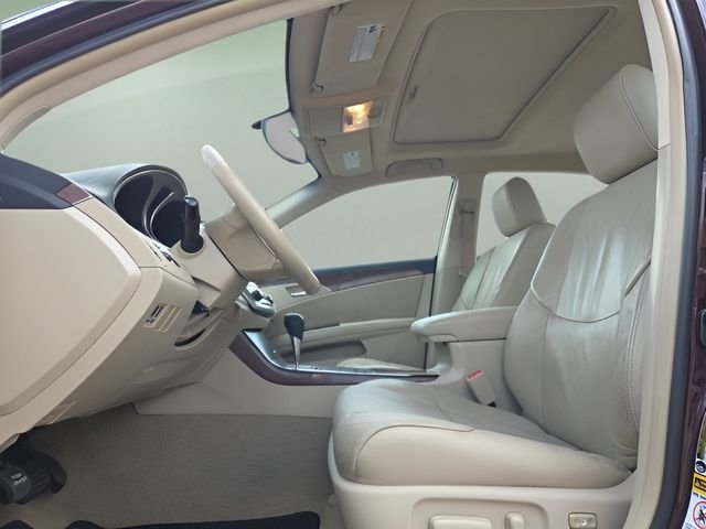 Used 2011 Red Toyota Base image 9