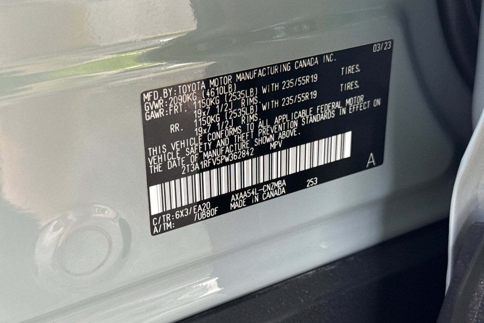Used 2023  Toyota XLE Premium image 27