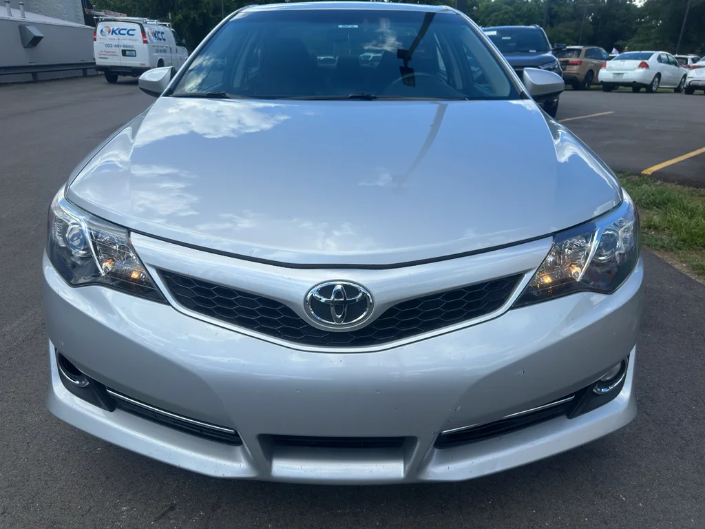 Used 2014 Classic Silver Metallic Toyota SE image 2