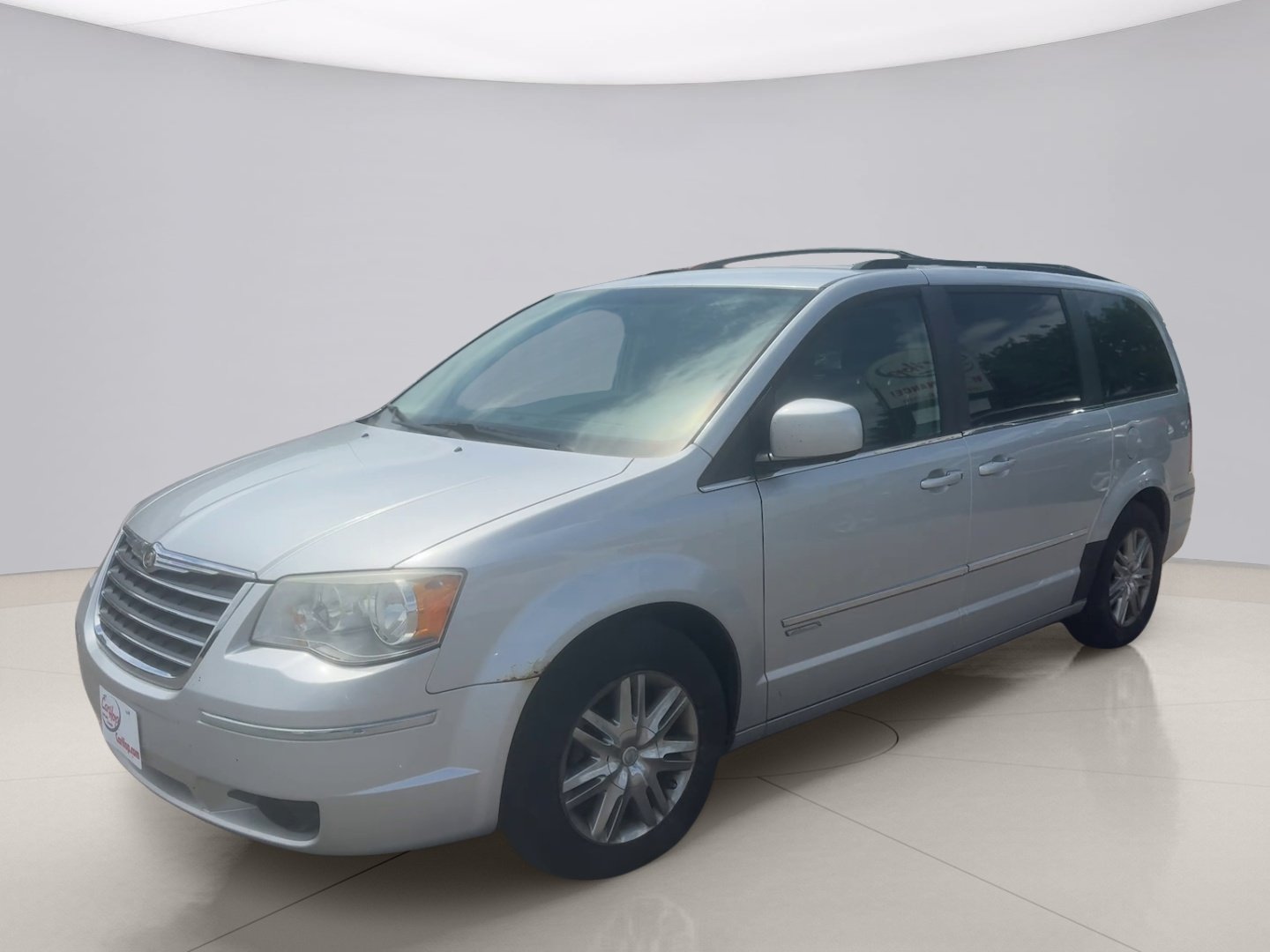 2010 Chrysler Town & Country Touring's photo