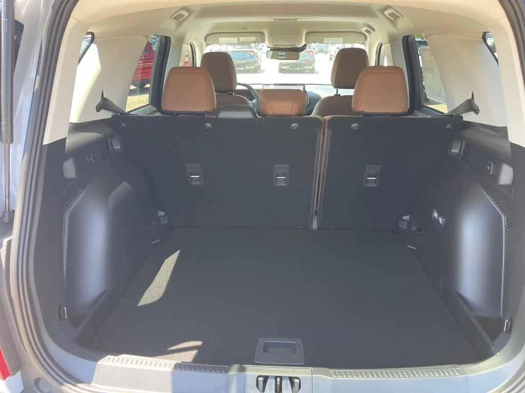 New 2026 Space White Metallic Ford Outer Banks® image 11