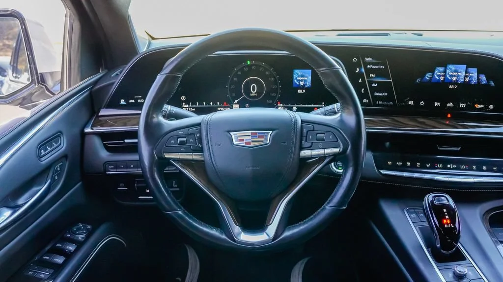 Used 2021 CRYSTAL WHITE TRICOAT Cadillac Sport Platinum image 21