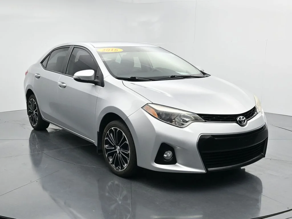 Used 2016  Toyota S Plus image 2