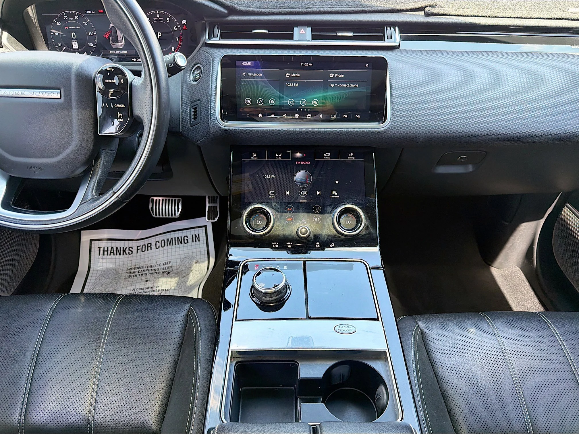 Used 2019 Narvik Black Land Rover R-Dynamic SE image 18