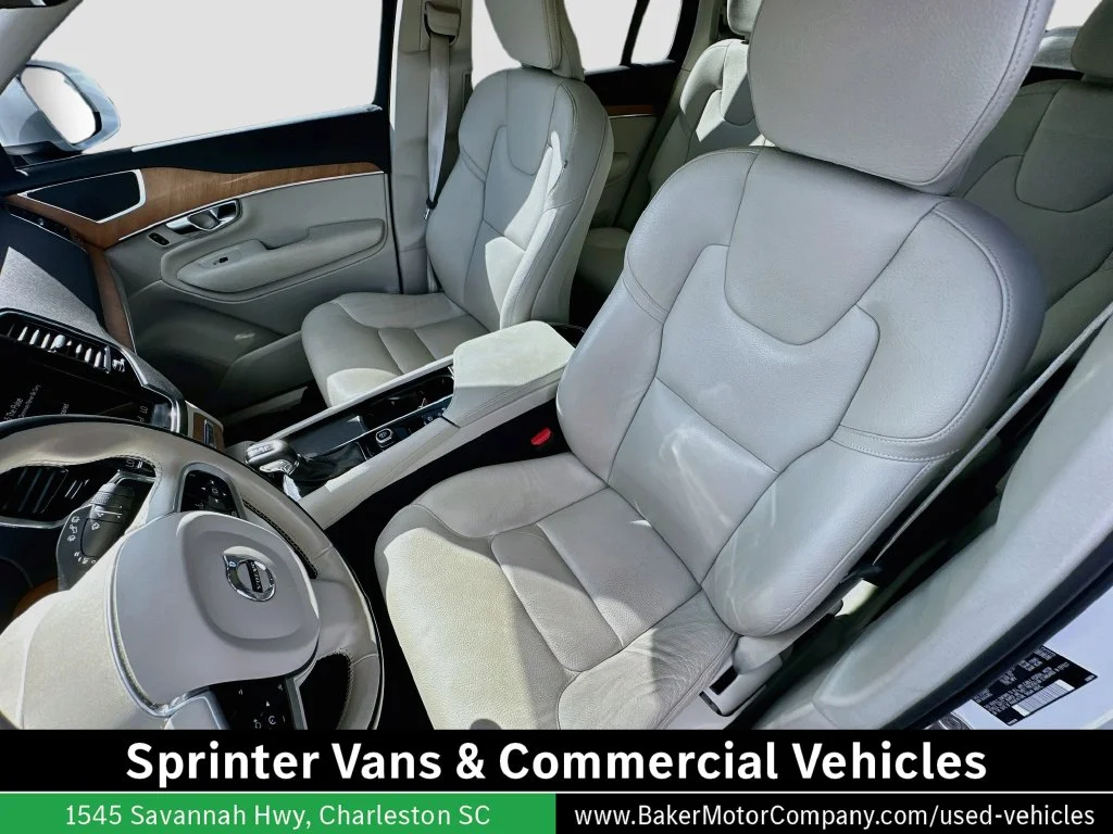 Used 2022 Crystal White Volvo T6 Momentum image 4