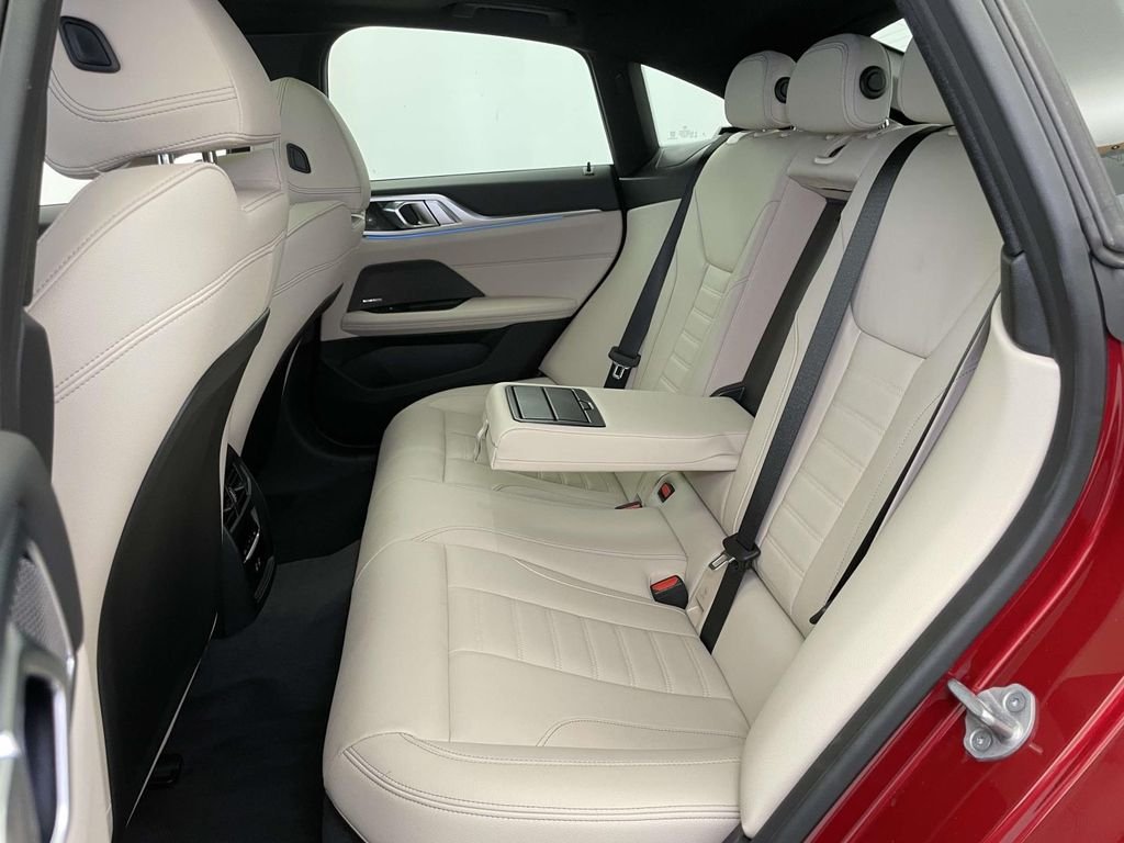 2025 BMW i4 M50 - Photo 16