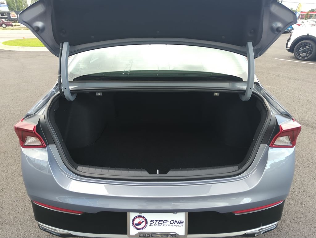 Used 2022 Silver Kia LXS image 29