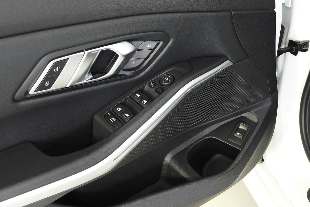 Used 2023 Alpine White BMW 330i image 12