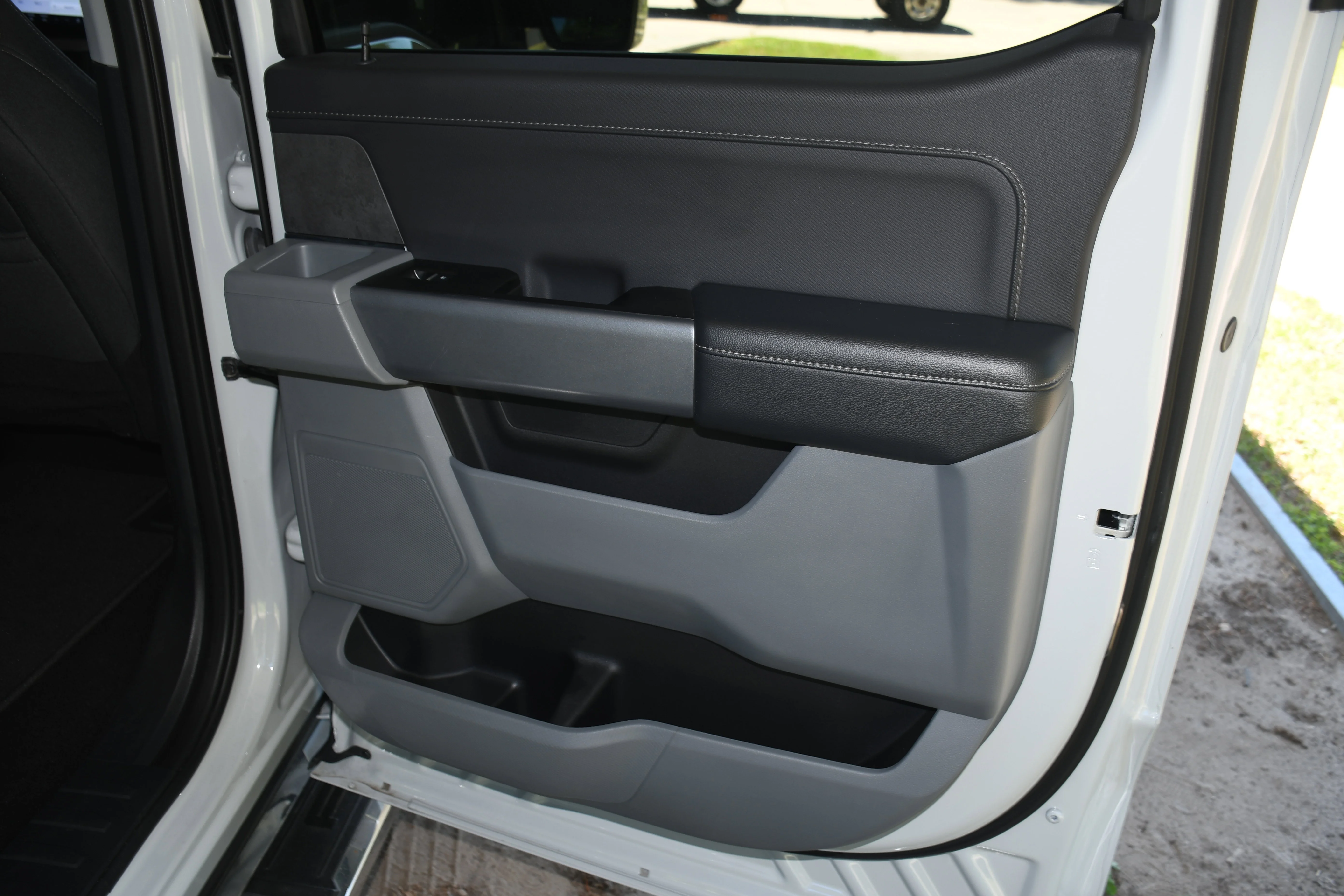 Used 2024 White Ford XLT image 18
