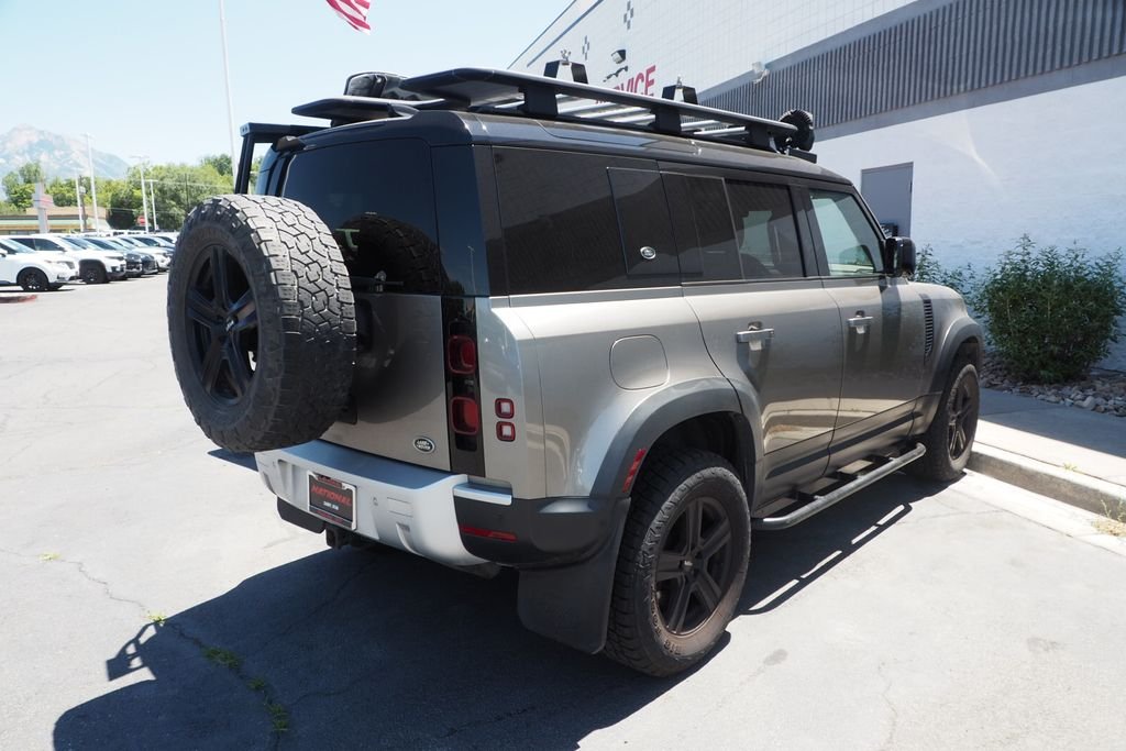 Used 2021 Gray Land Rover SE image 3