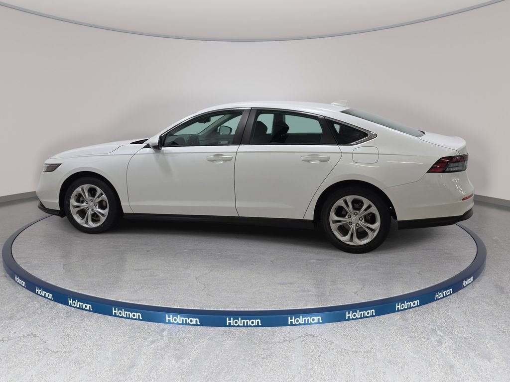 Used 2023 White Honda LX image 9