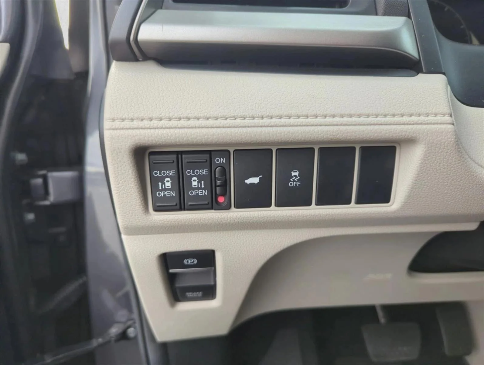 Used 2025 Gray Honda EX-L image 13