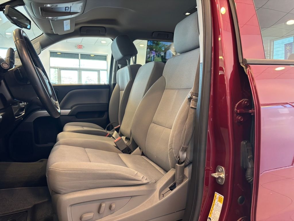 Used 2014 Red Chevrolet LT image 12
