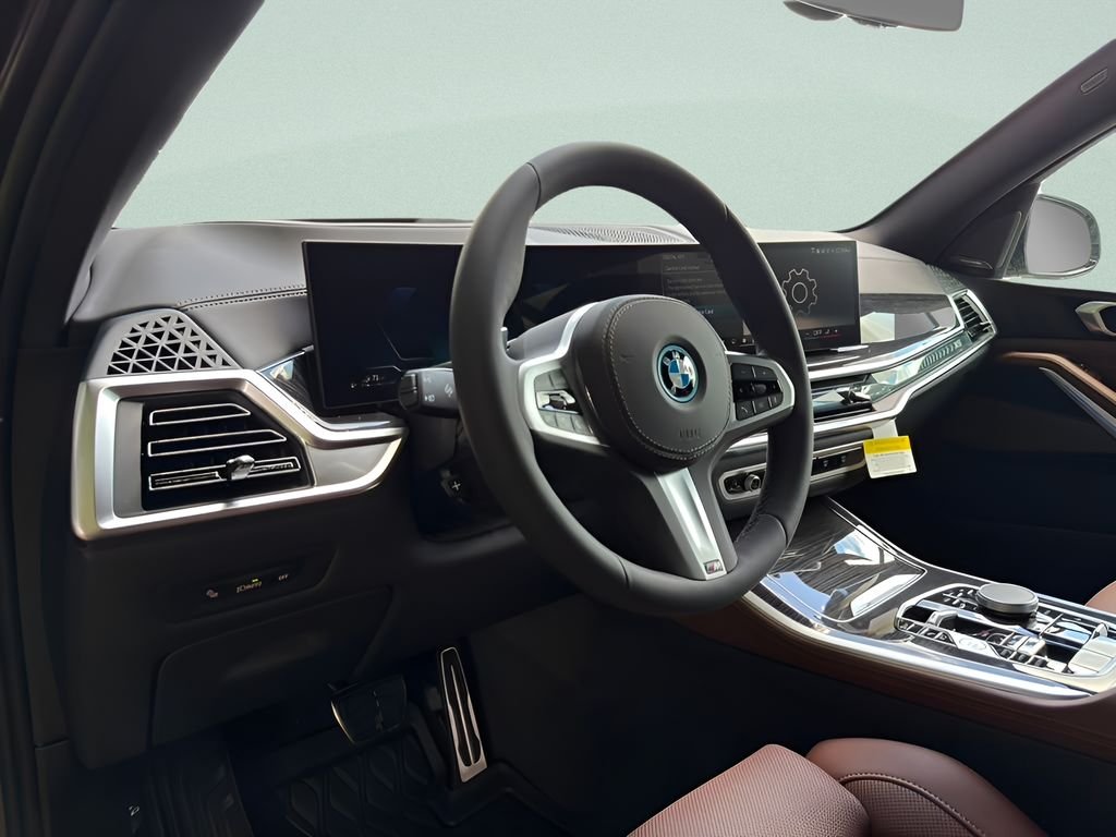 New 2026 Manhattan Green Metallic BMW xDrive50e image 9