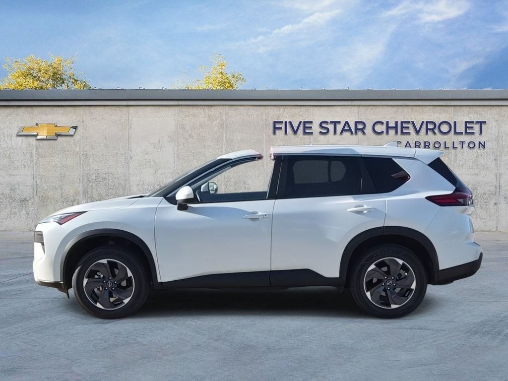 Used 2025 White Nissan SV image 5