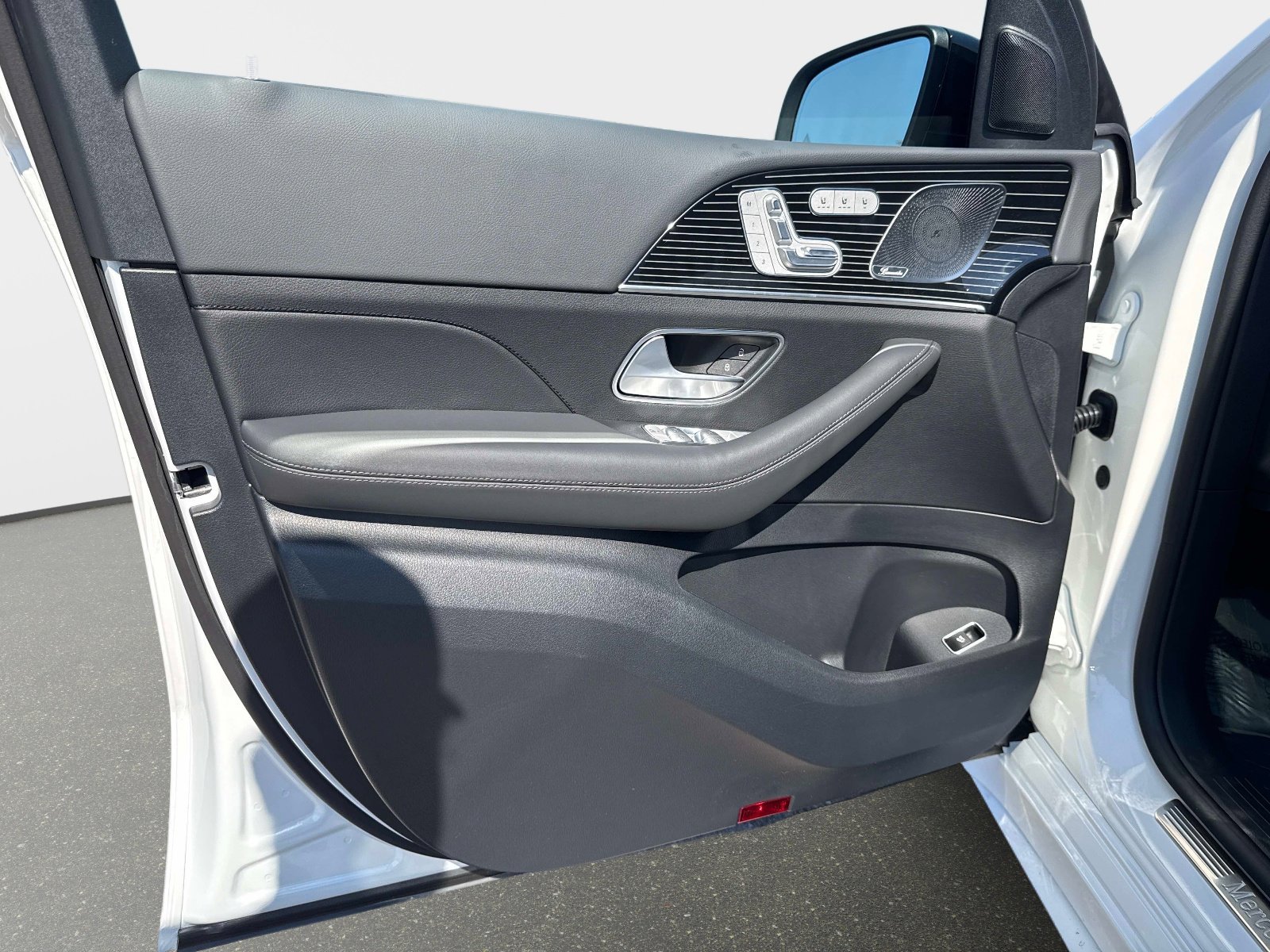 New 2026 Polar White Mercedes-Benz 450 4MATIC® Coupe image 17