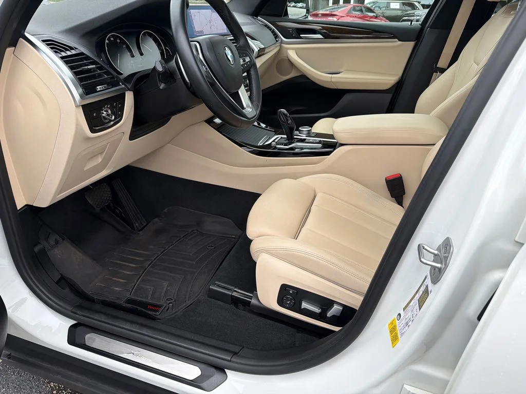 Used 2021 White BMW sDrive30i image 9