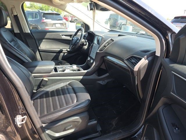 Used 2024 Agate Black Metallic Ford SEL image 11