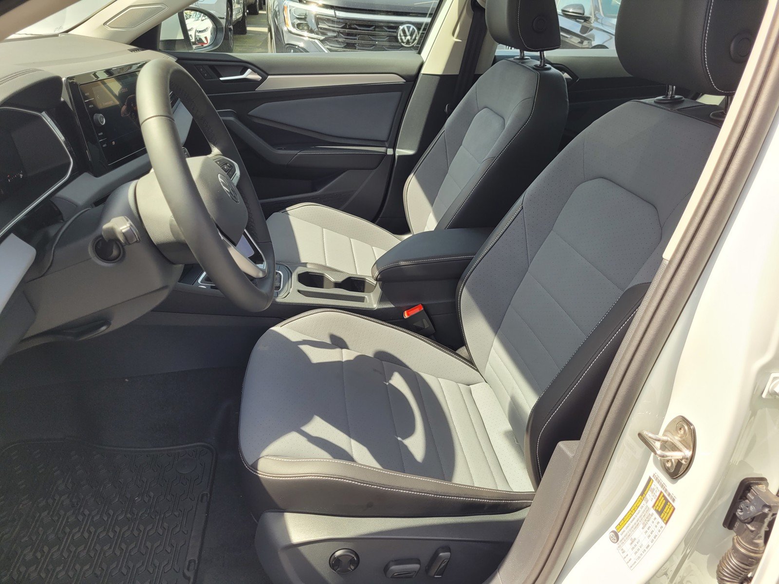 New 2026 White Volkswagen 1.5T SE image 8