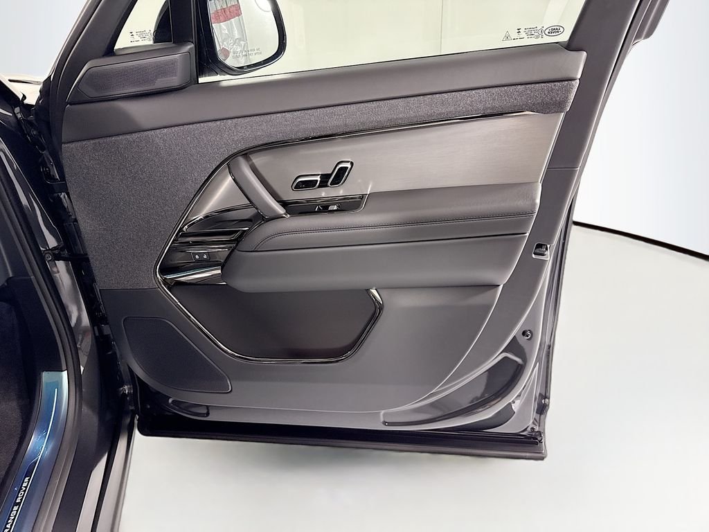 New 2026 Carpathian Grey Land Rover Dynamic SE image 25