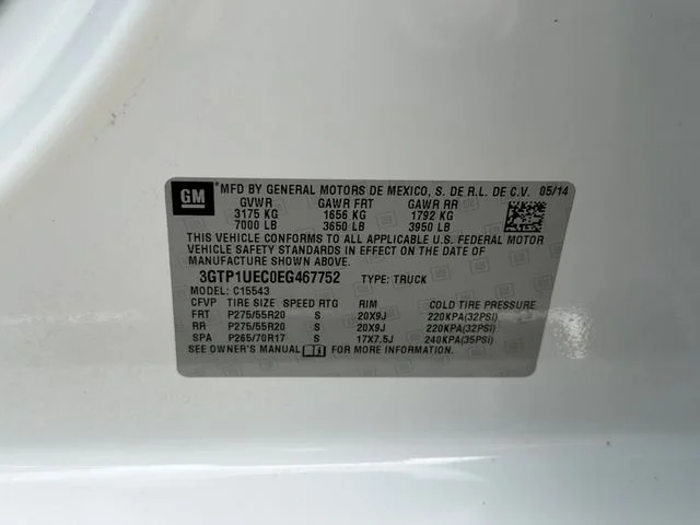 Used 2014 White GMC SLE image 30