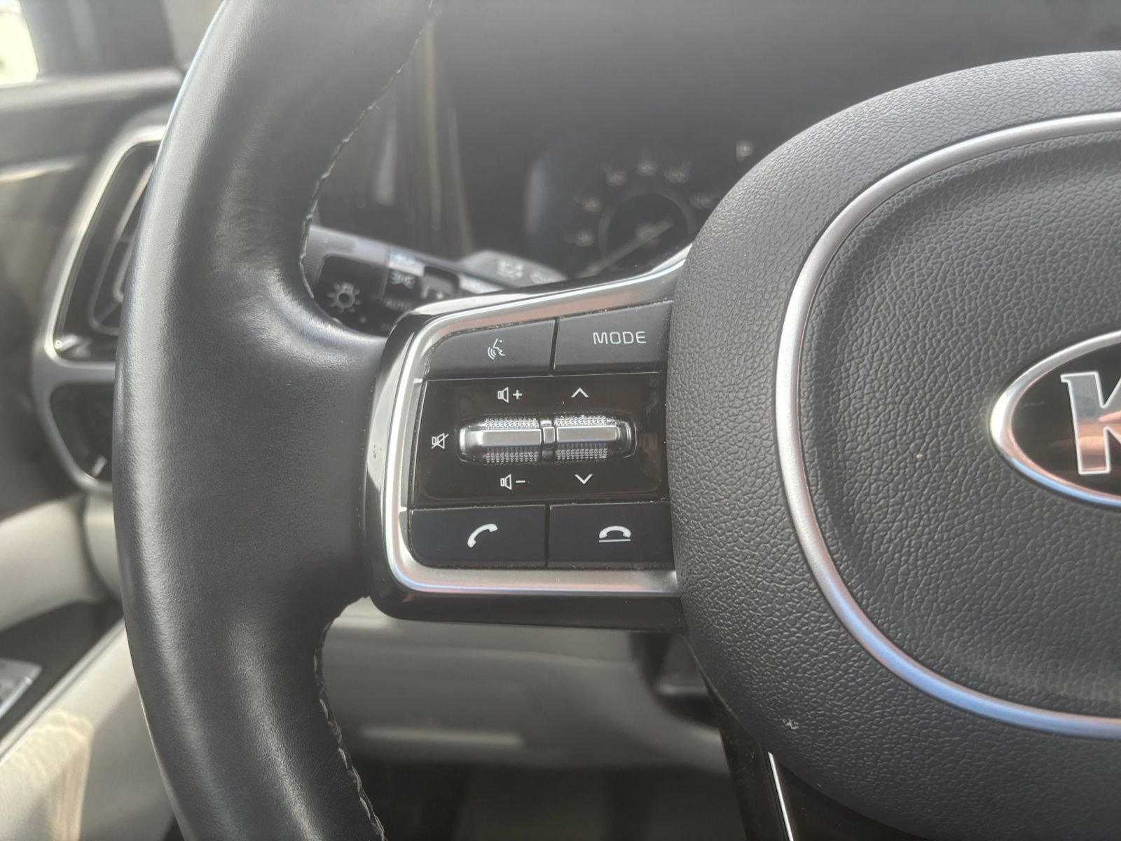 Used 2021 Silver Kia SX-Prestige image 22