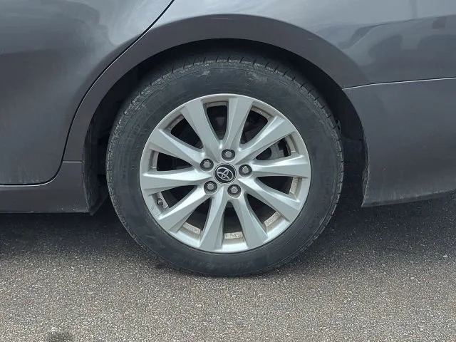 Used 2019  Toyota LE image 14