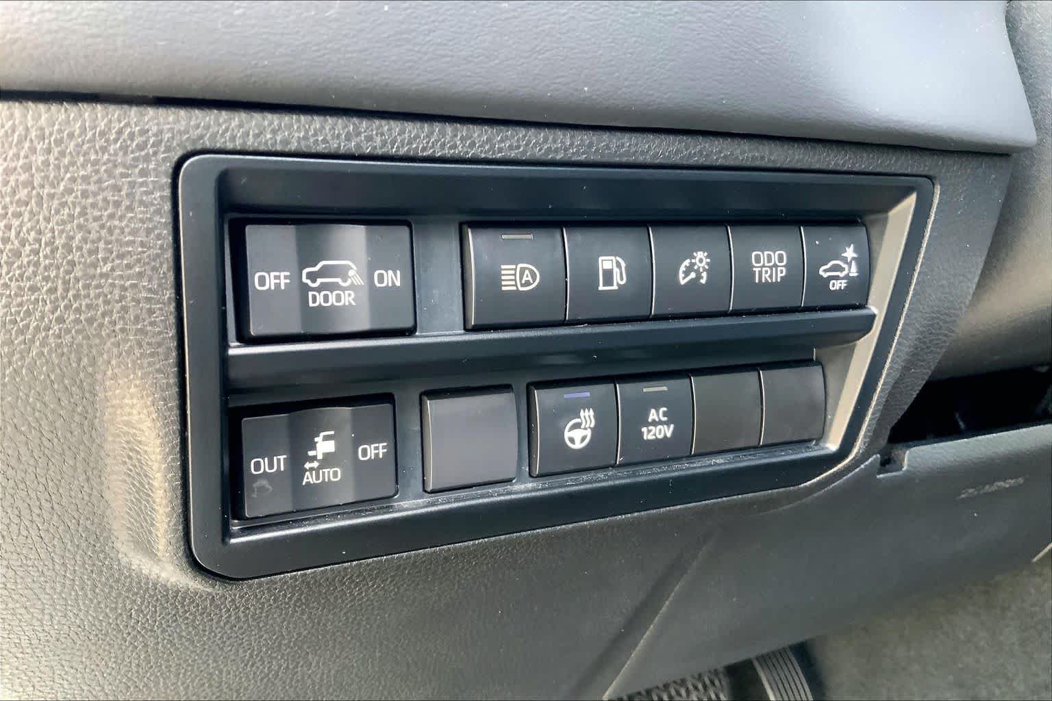 Used 2023 Wind Chill Pearl Toyota Platinum image 34
