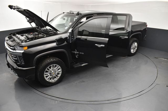 Used 2022 Black Chevrolet High Country image 27