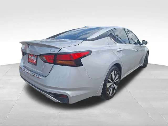 Used 2022 Silver Nissan 2.5 SL image 8