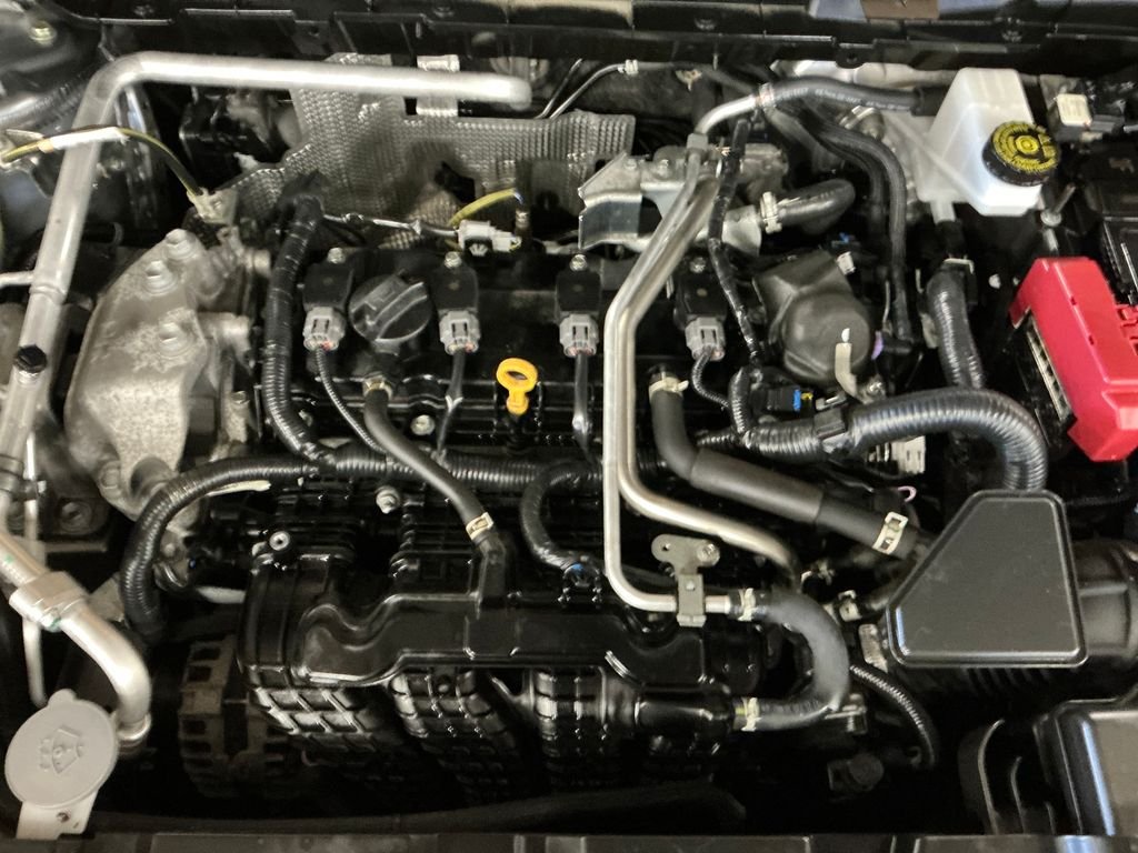 Used 2024  Mitsubishi SE image 9