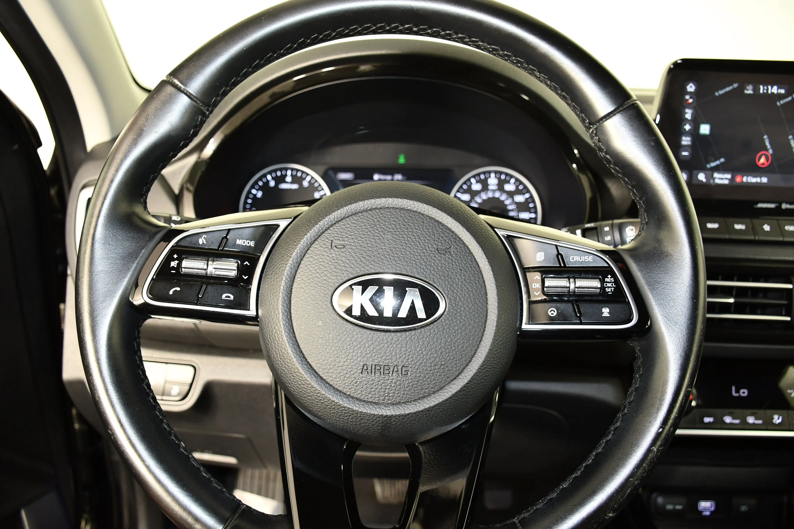 Used 2021 Gravity Gray Kia SX image 19