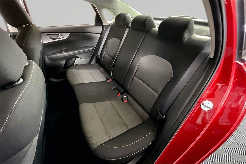Used 2024 Red Kia LXS image 21