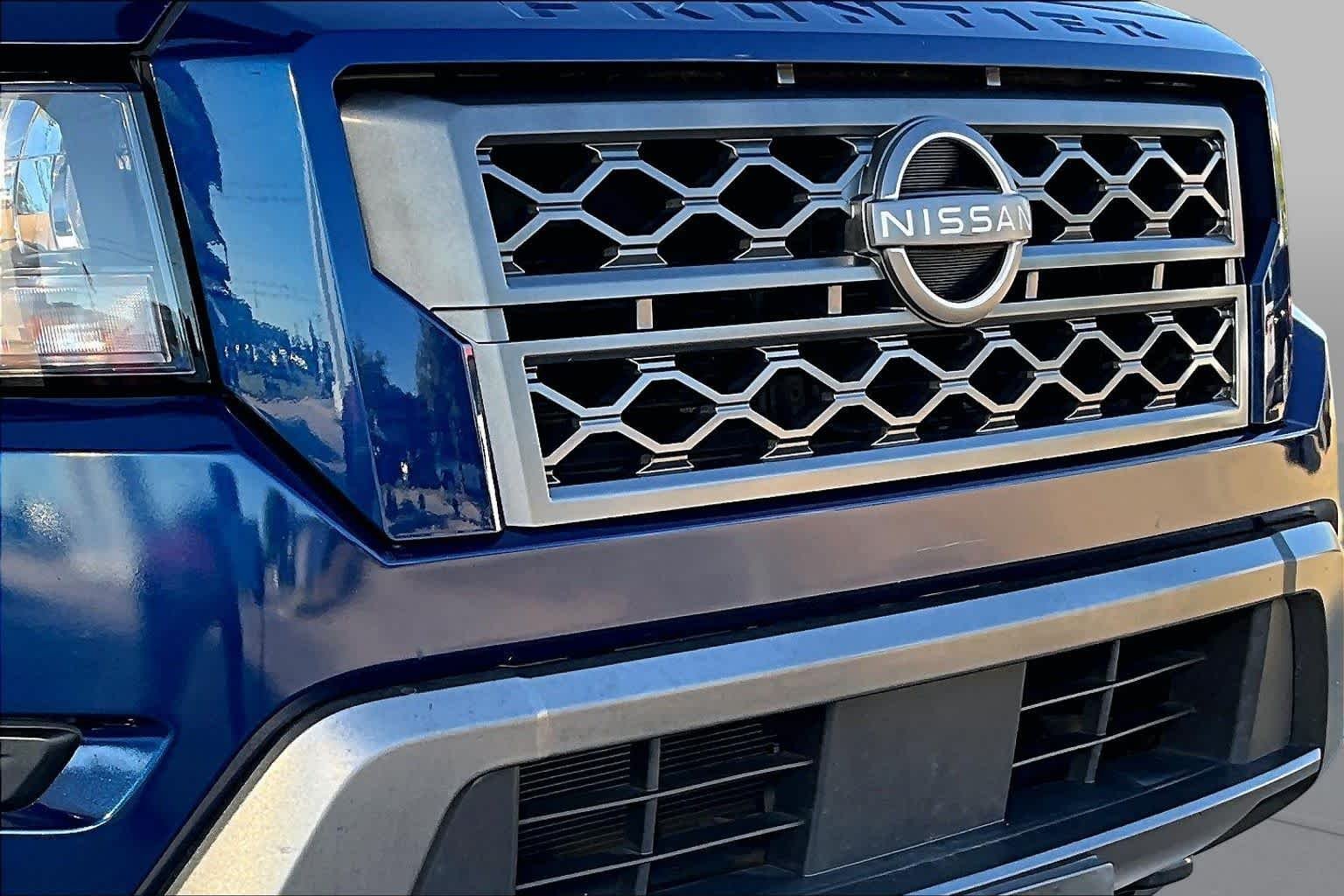Used 2023 Deep Blue Pearl Nissan SV image 28