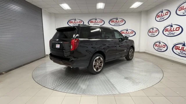 New 2027 Agate Black Metallic Ford King Ranch image 11