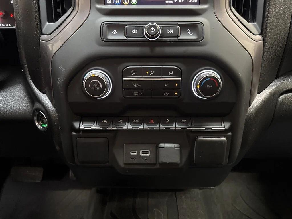 Used 2024 White Chevrolet Custom image 20