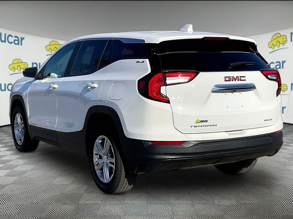 Used 2024 White GMC SLE image 4