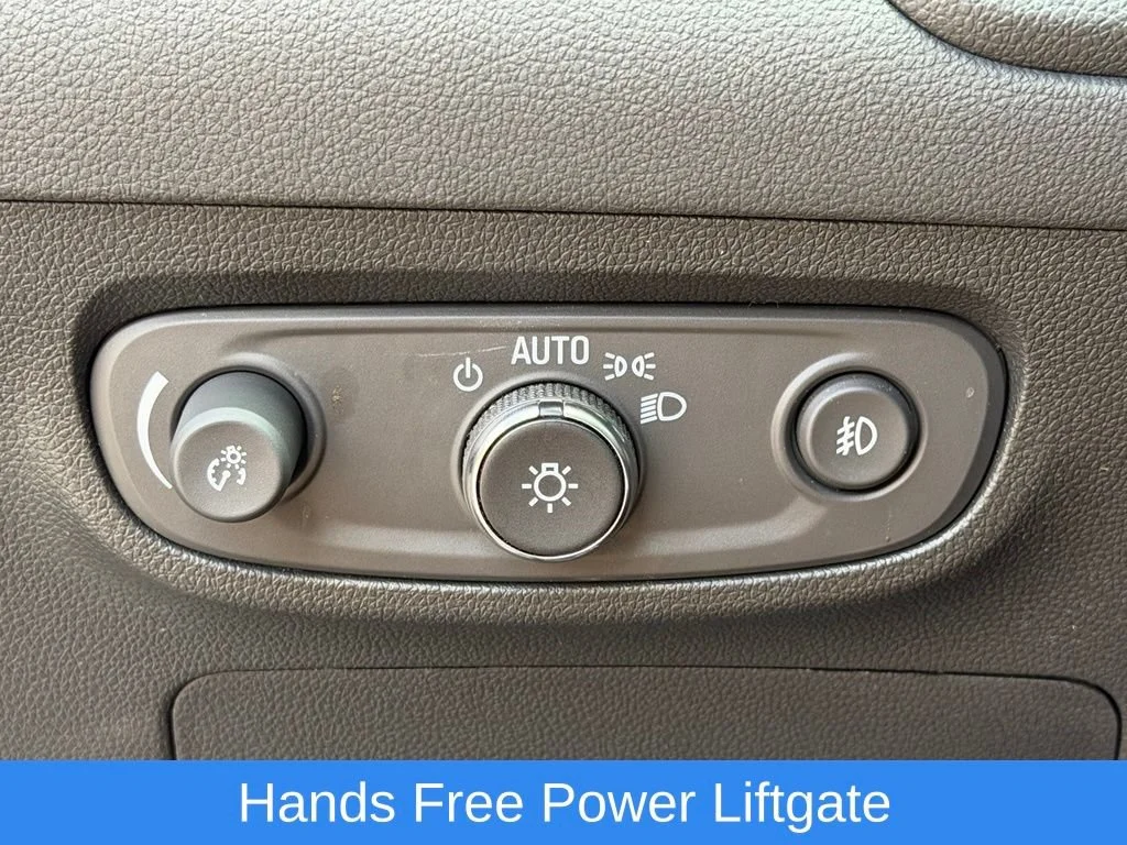 Used 2023 Moonstone Gray Metallic Buick Select image 18