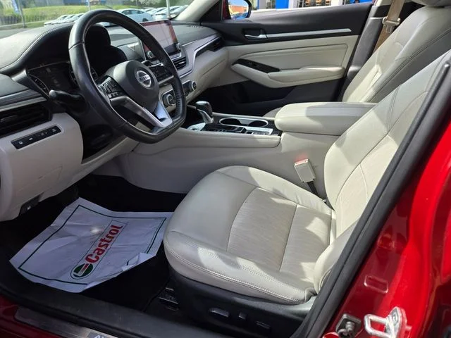 Used 2022 Red Nissan 2.5 SL image 11